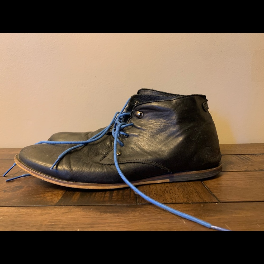black paruno chukka boots